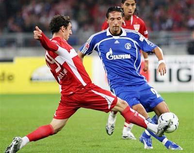 依然極為嚴 依然極為嚴